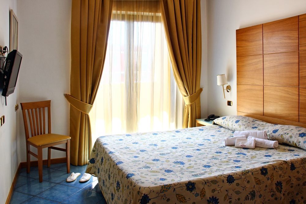 City Hotel คาโซริอา ภายนอก รูปภาพ