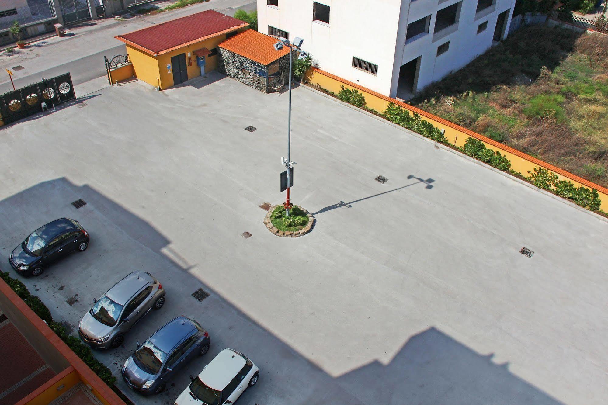 City Hotel คาโซริอา ภายนอก รูปภาพ